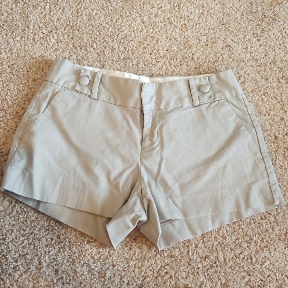 Khaki Banana Republic shorts